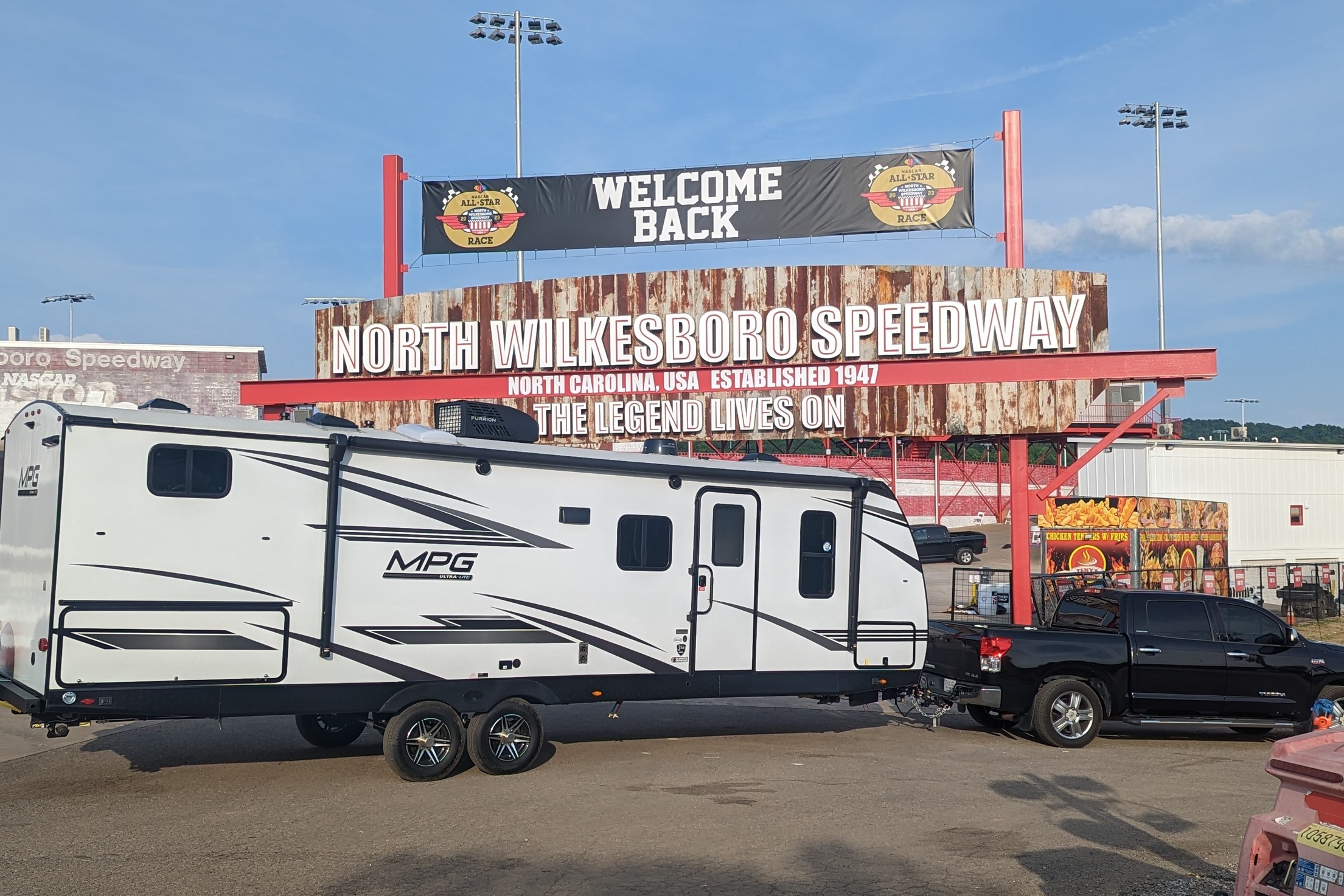 Lexury MPG Traver Trailer 