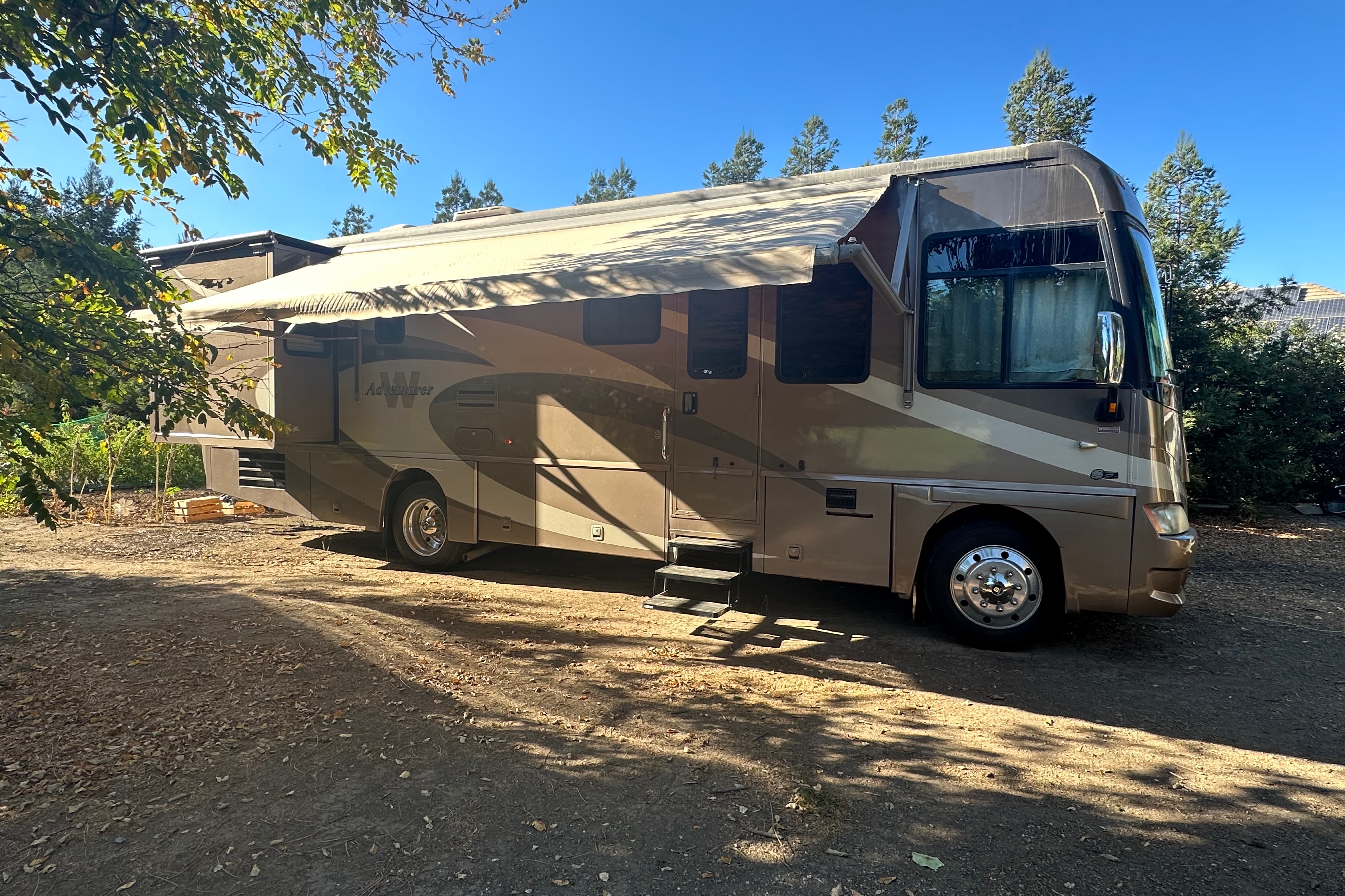 Steve's Winnebago Adventurer Class A