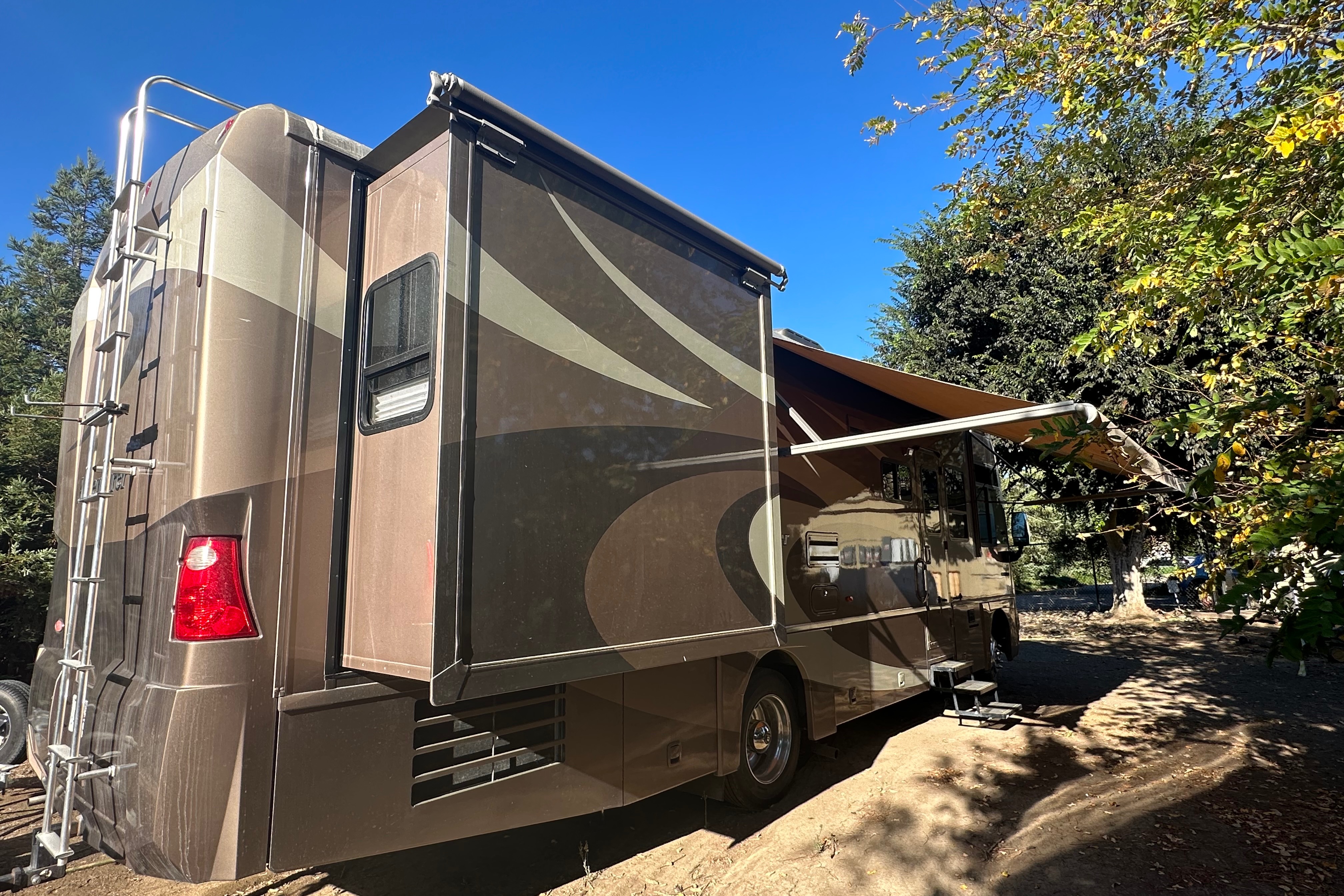Steve's Winnebago Adventurer Class A