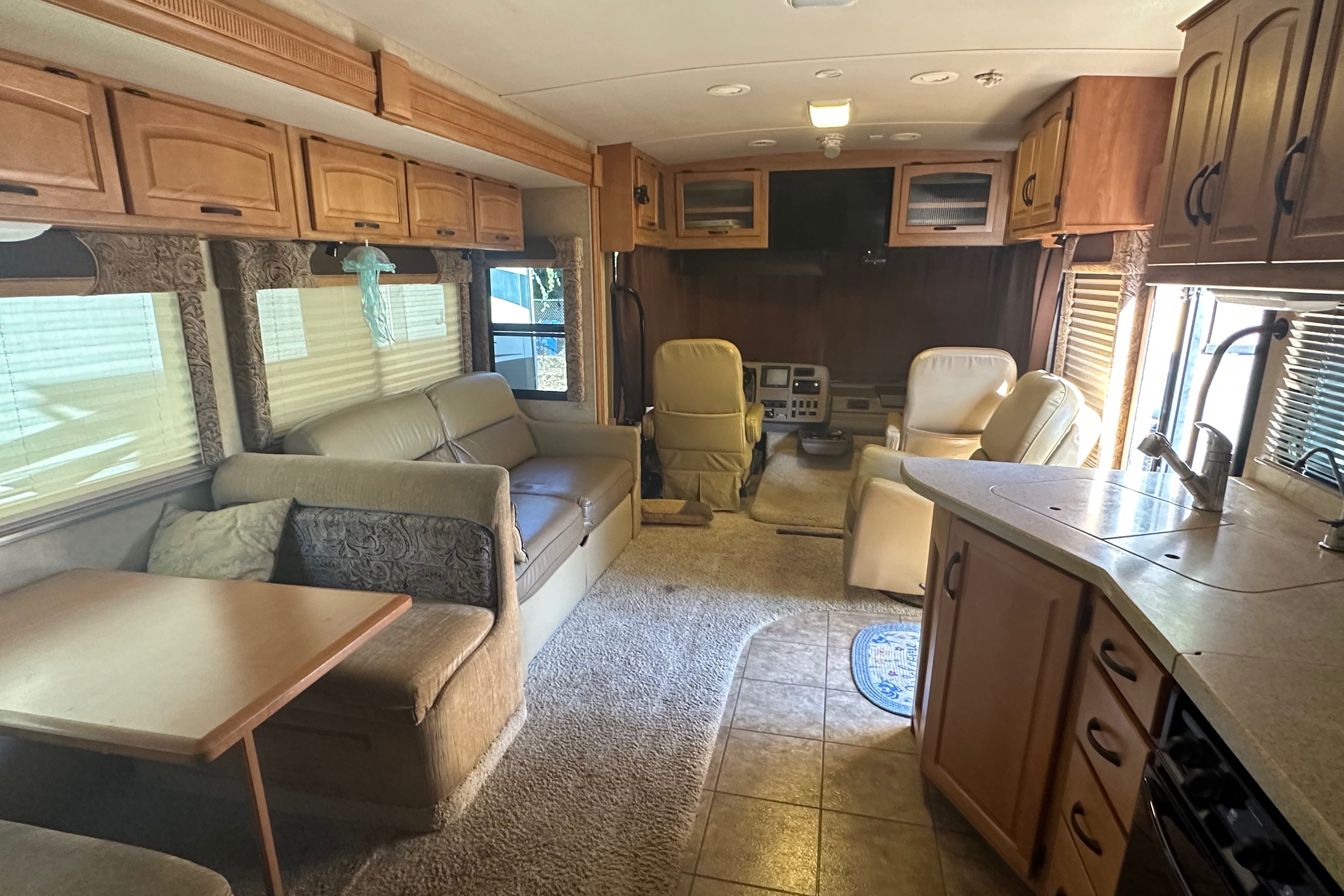 Steve's Winnebago Adventurer Class A