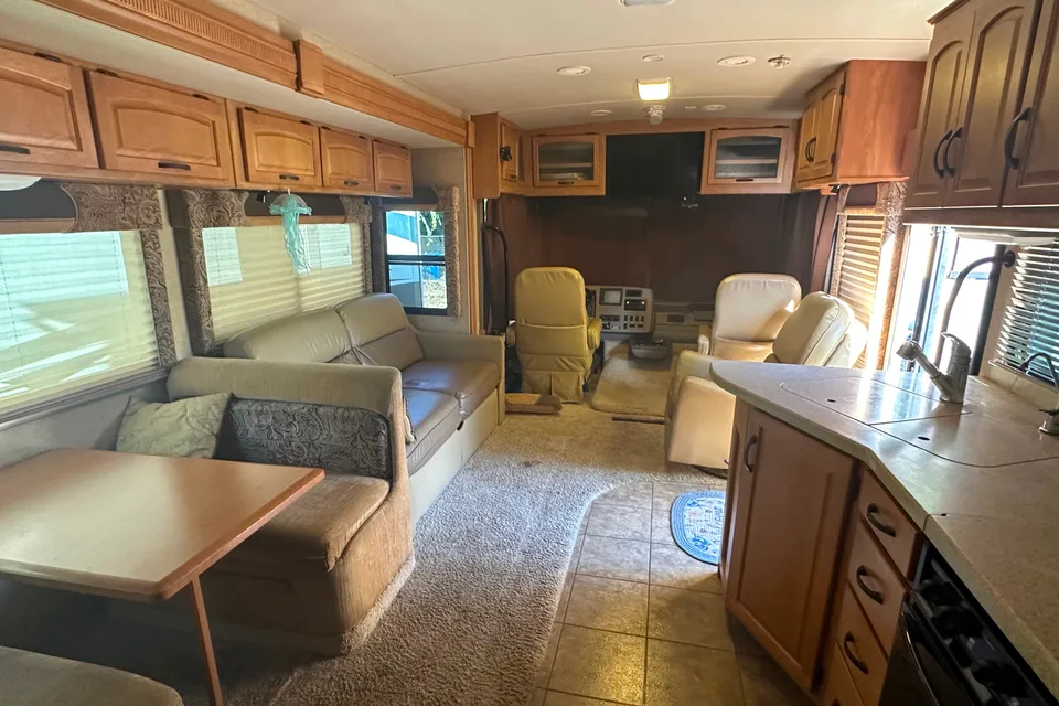 Steve's Winnebago Adventurer Class A