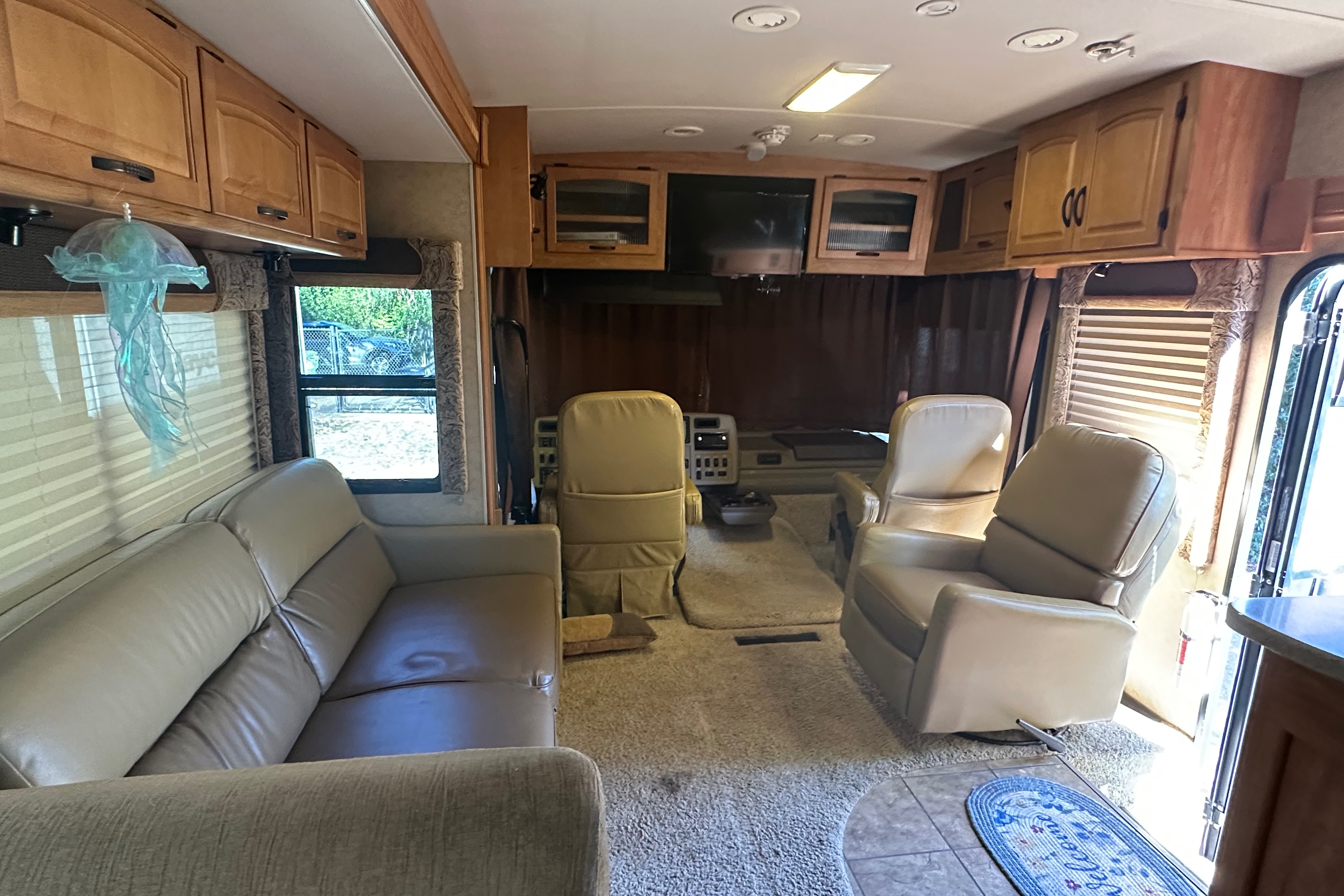 Steve's Winnebago Adventurer Class A