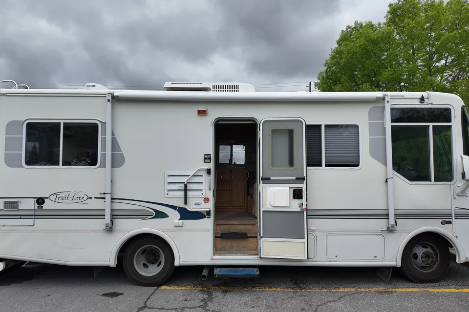 Mabrok's Adventurer Manufacturing Trail lite Class A