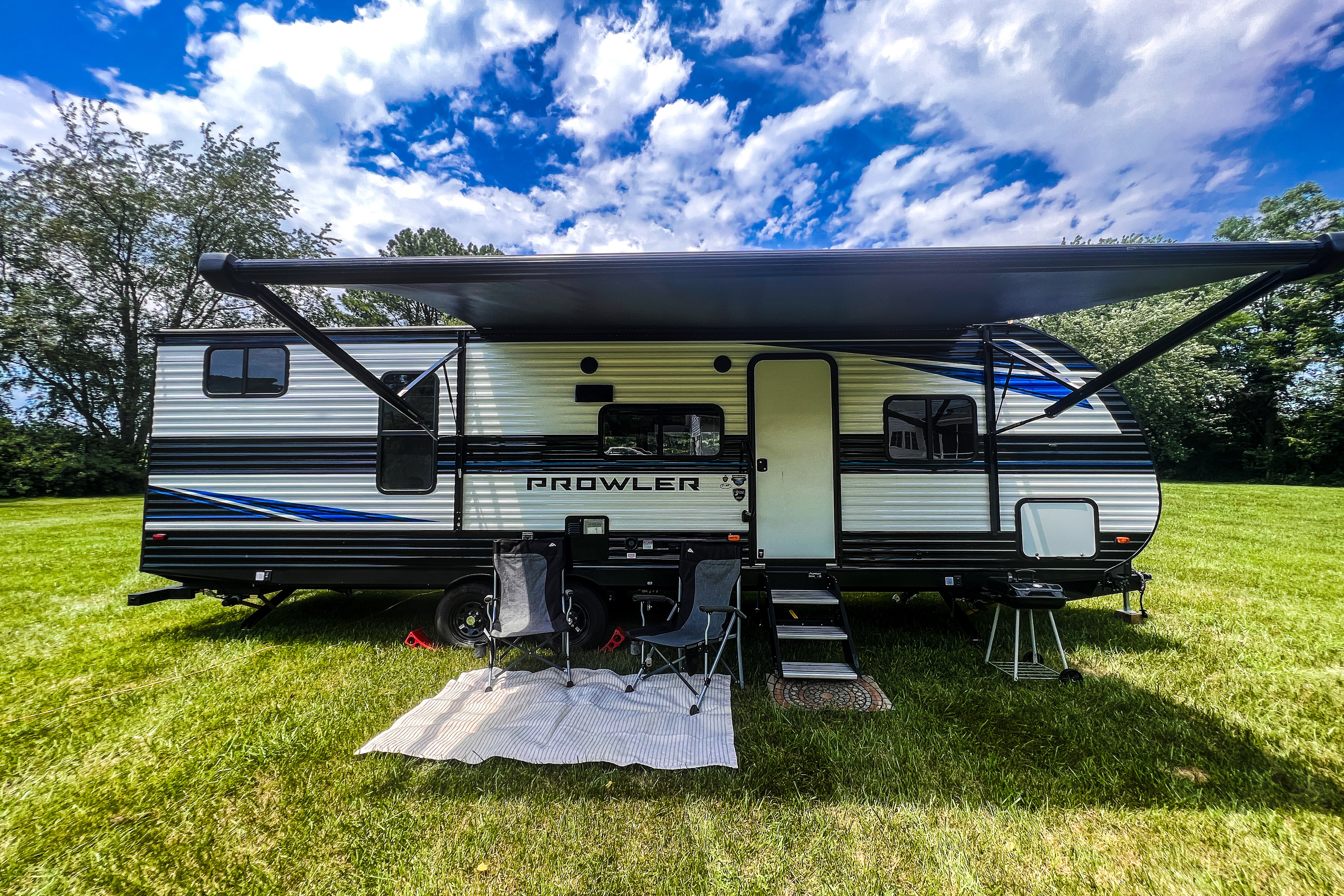 Nearly brand new Heartland Prowler 271br Travel Trailer