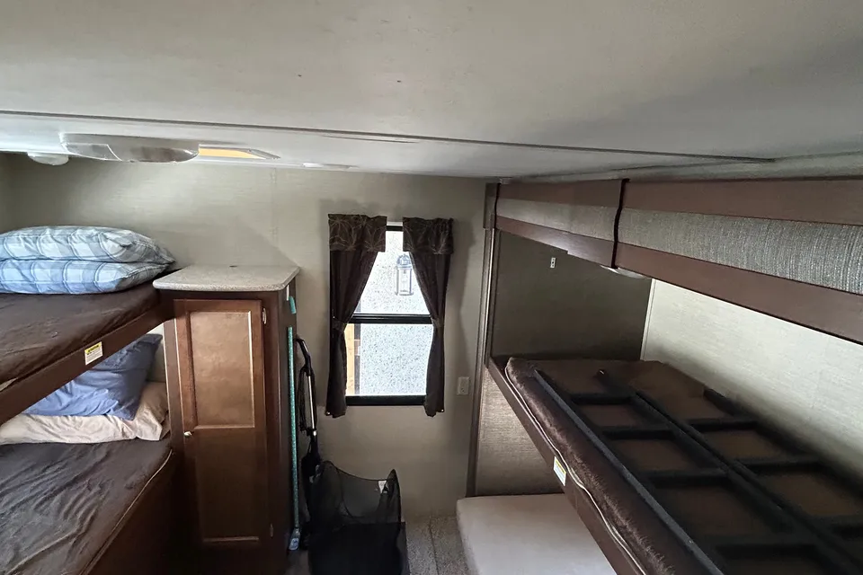 Tyler's Keystone 308BHS Travel Trailer