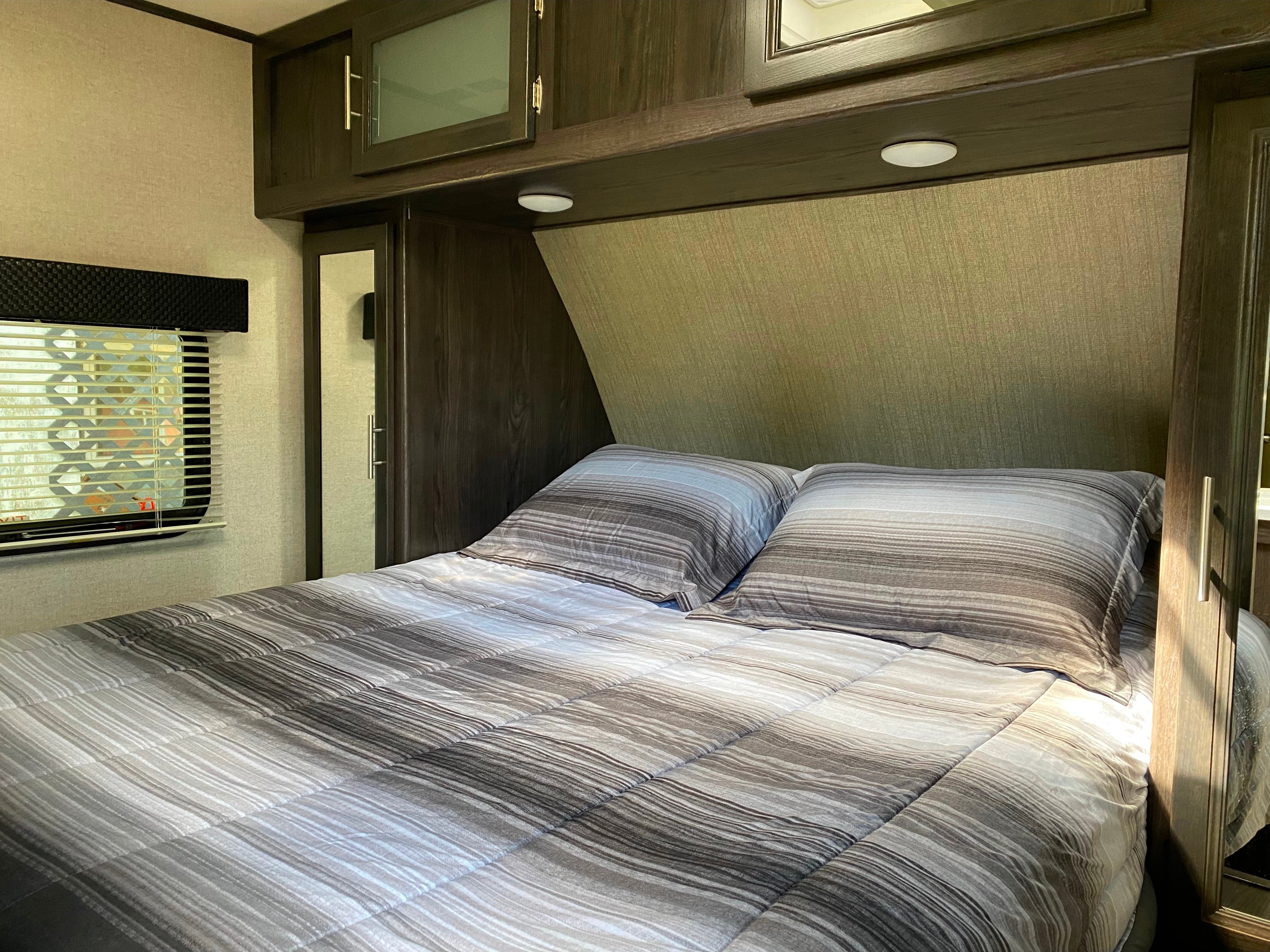 Josh's Dutchmen Kodiak Ultra Travel Trailer