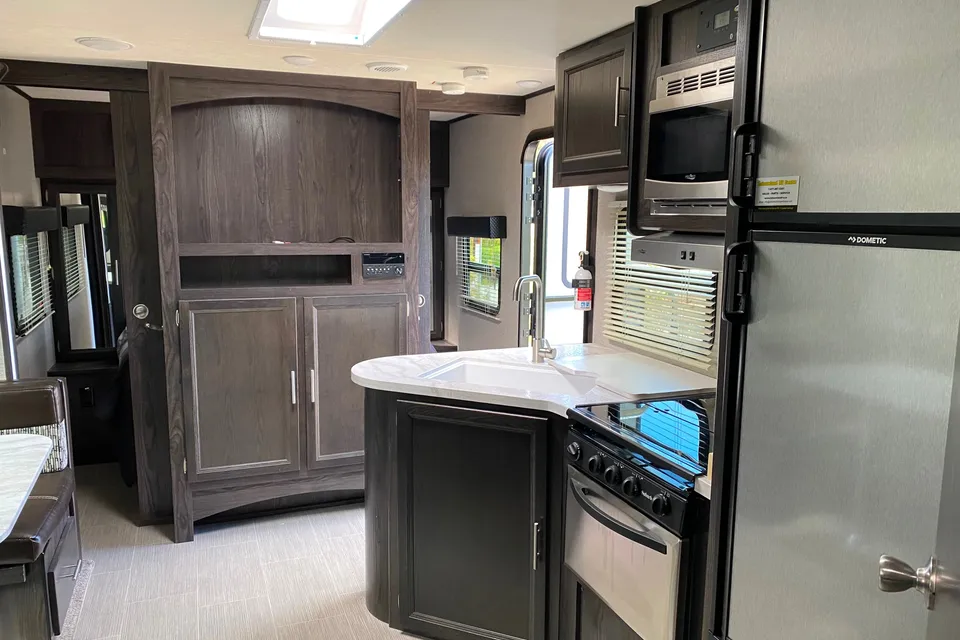 Josh's Dutchmen Kodiak Ultra Travel Trailer