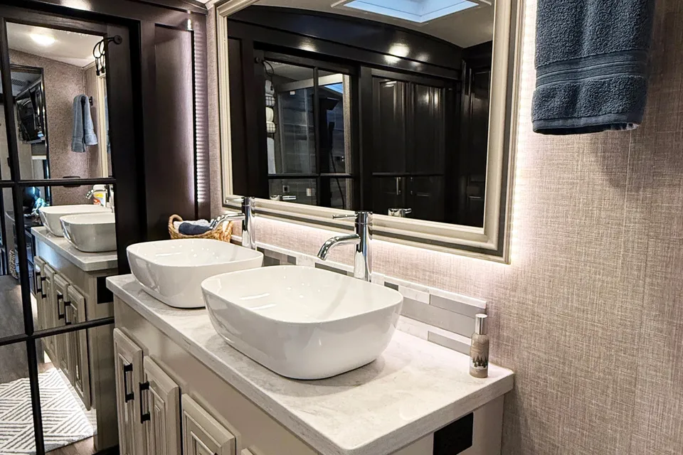 Luxury RV Cottage