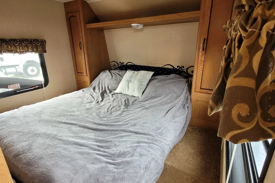 2012 28' forest river bunkhouse