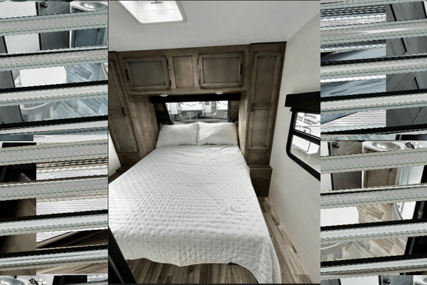 Glamping with 3 queen beds!!!