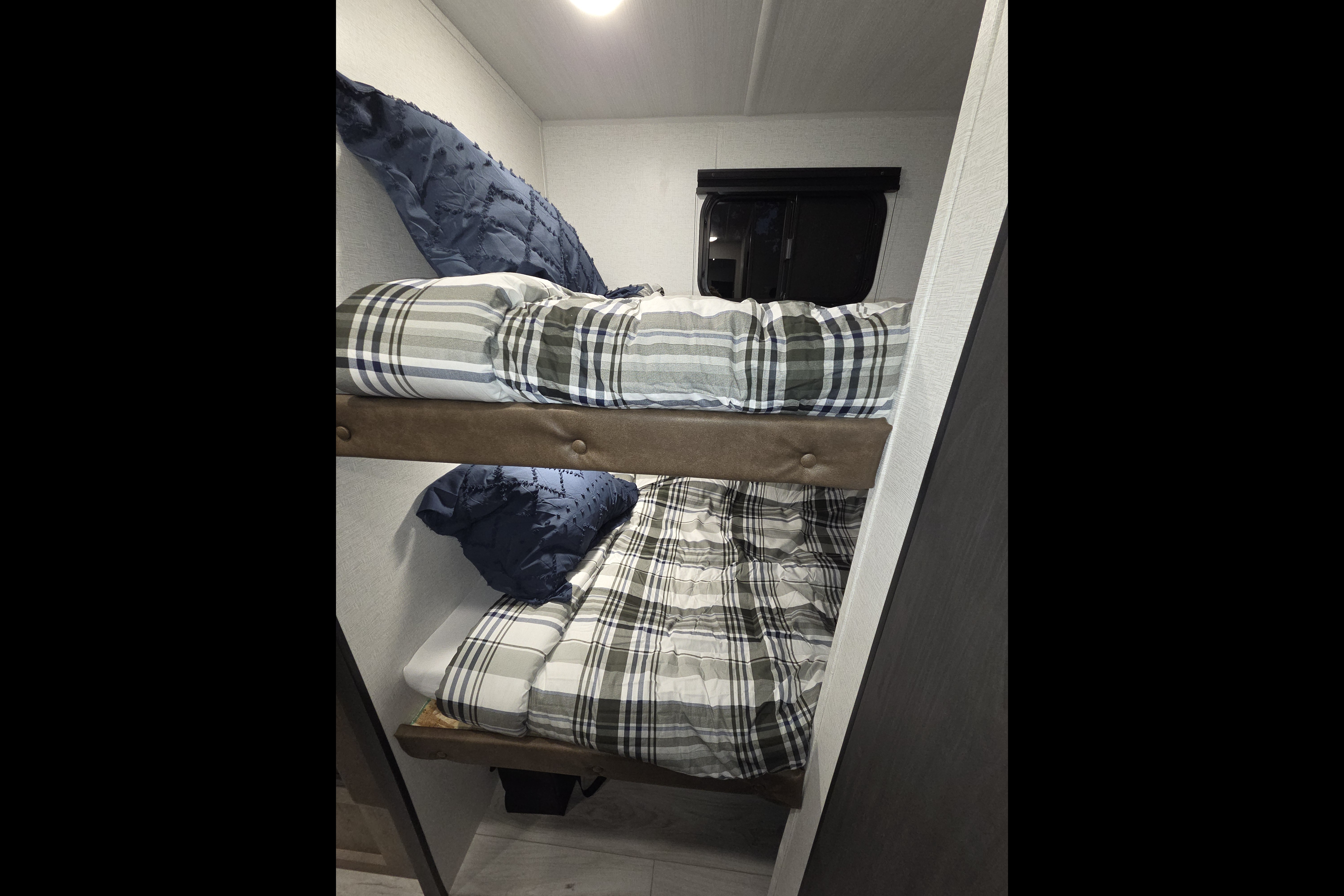 Loaded 2025 Keystone Springdale West 20bhwe Travel Trailer (Aka: Mungojerrie)