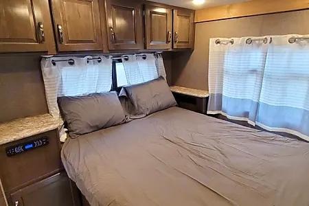 [33] Stress Free RVs - 2018 XL - Class C - Four Winds - Sleeps 10