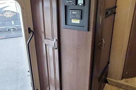 [33] Stress Free RVs - 2018 XL - Class C - Four Winds - Sleeps 10