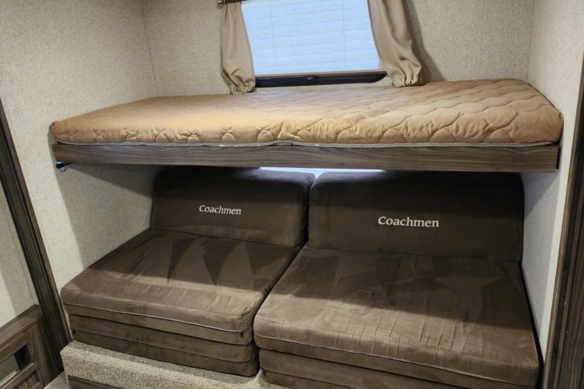Ashley's Coachmen Apex 300BHS Travel Trailer