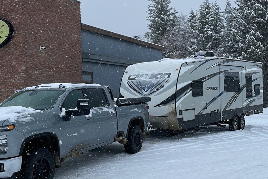 Sicamous Carbon 33 Toy Hauler