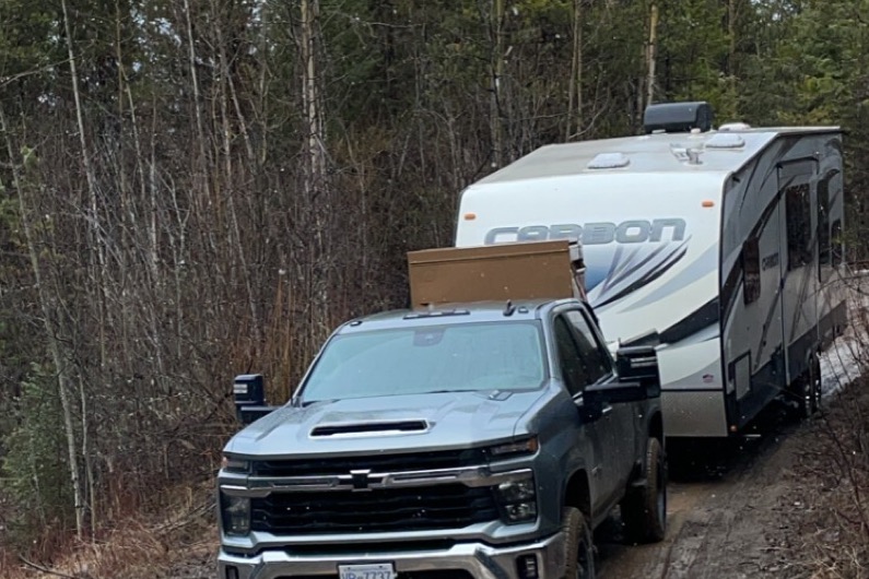 Sicamous Carbon 33 Toy Hauler