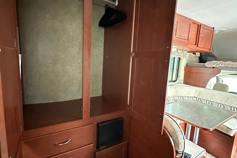 A comfortable Winnebago Minnie Winnie Class C