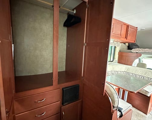 A comfortable Winnebago Minnie Winnie Class C