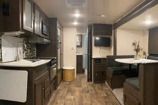 Cruise Lite Trailer
