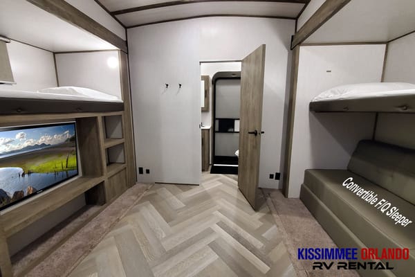 43' 2 BED 2 FULL BATH BUNKHOUSE - OUTSIDE KITCHEN