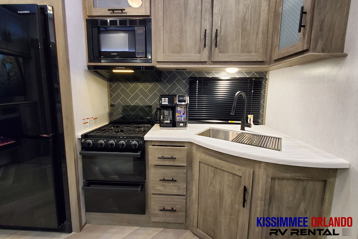 43' 2 BED 2 FULL BATH BUNKHOUSE - OUTSIDE KITCHEN