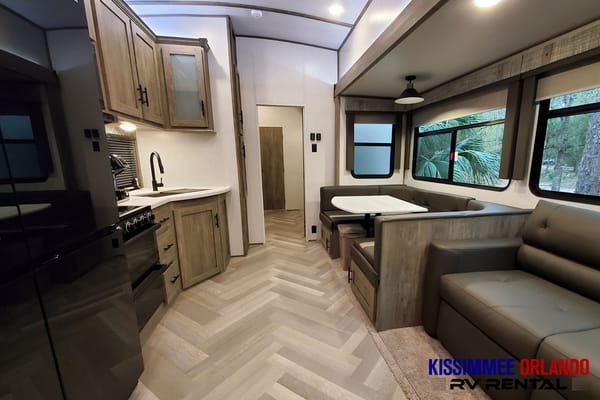 43' 2 BED 2 FULL BATH BUNKHOUSE - OUTSIDE KITCHEN