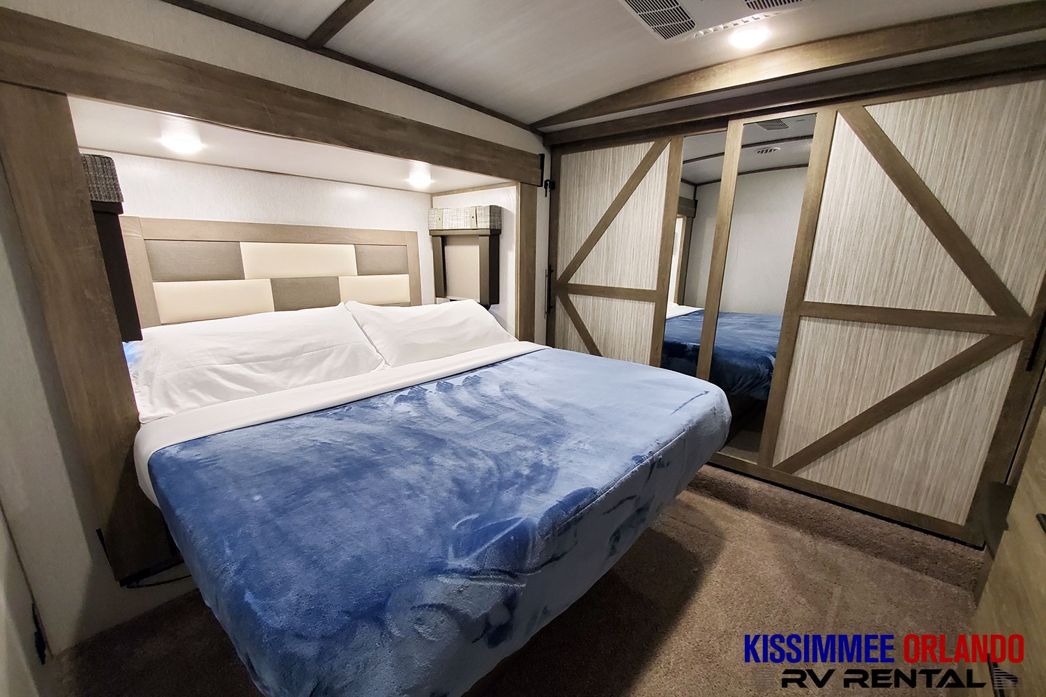 43' 2 BED 2 FULL BATH BUNKHOUSE - OUTSIDE KITCHEN