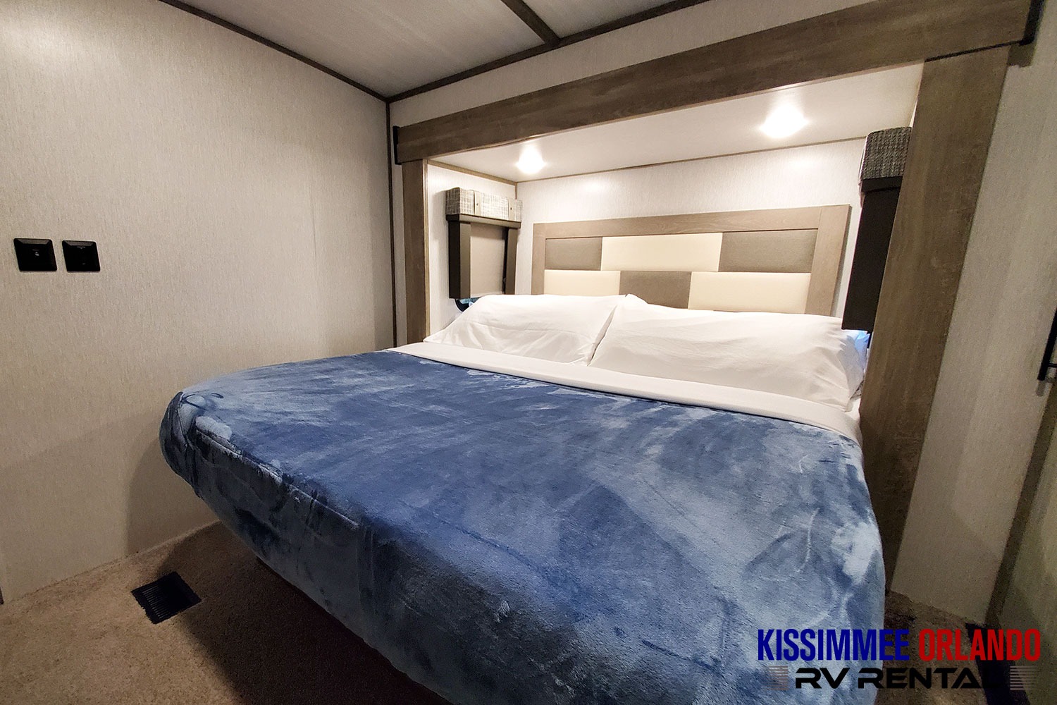 43' 2 BED 2 FULL BATH BUNKHOUSE - OUTSIDE KITCHEN