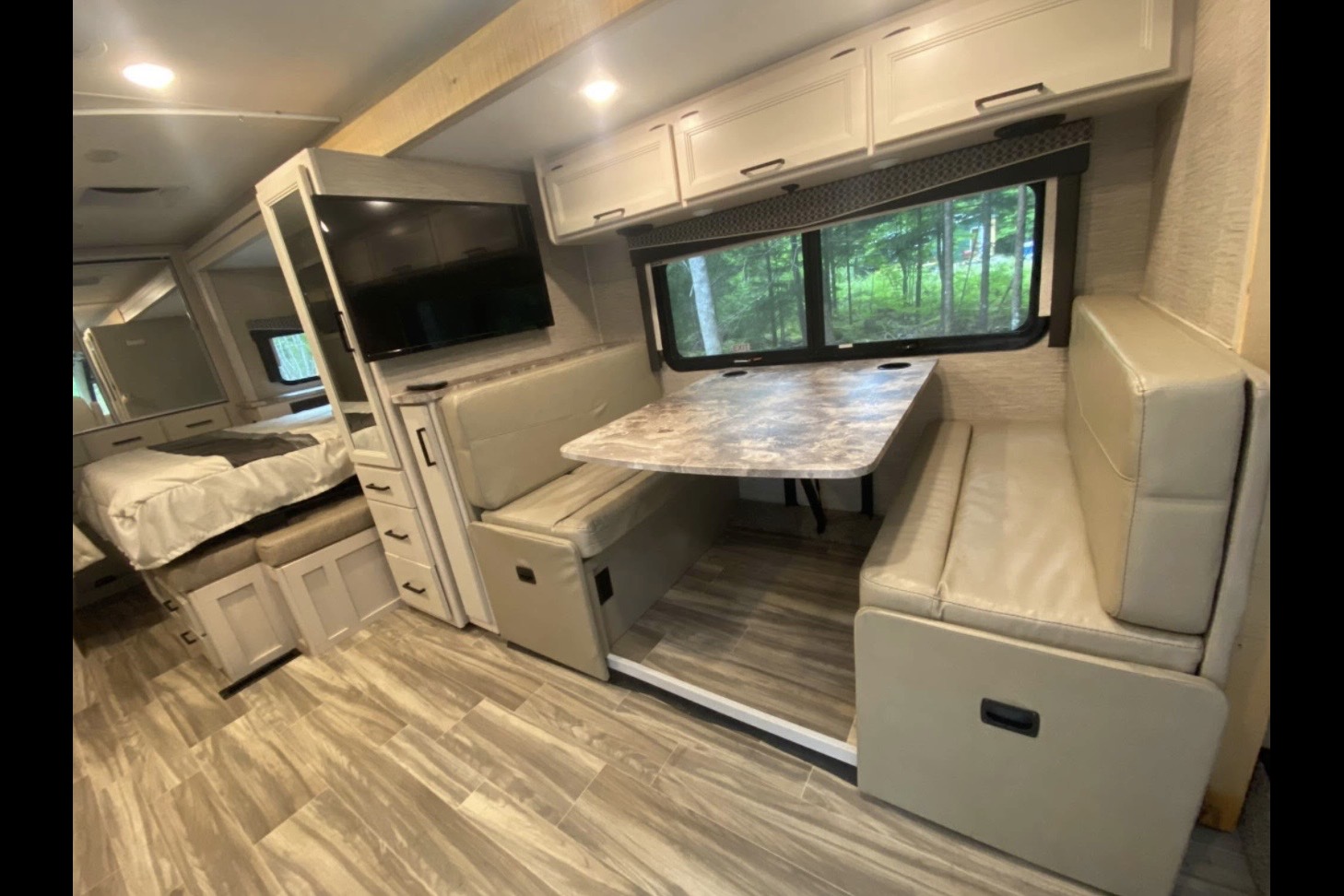 Modern Luxury Meets Easy Driving – 2022 Thor Axis RUV 25.6