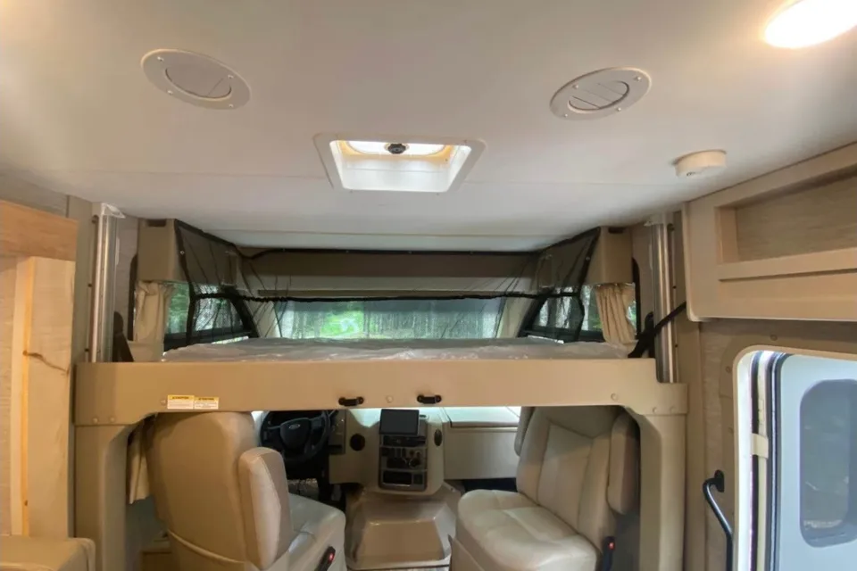 Modern Luxury Meets Easy Driving – 2022 Thor Axis RUV 25.6