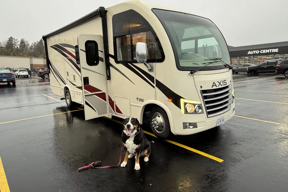 Modern Luxury Meets Easy Driving – 2022 Thor Axis RUV 25.6