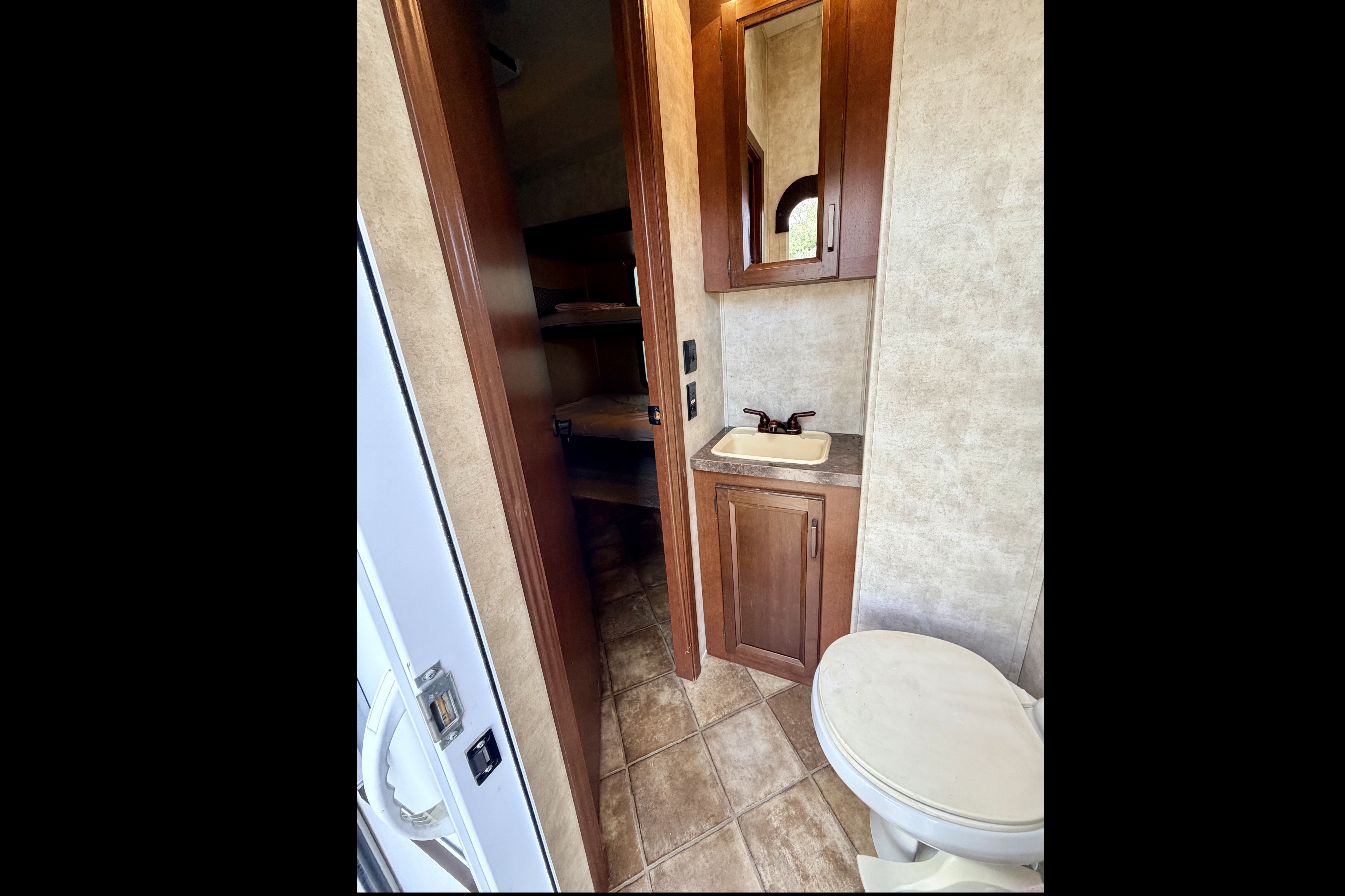 Bayou Ball Farms Forest River Sandpiper Fifth Wheel