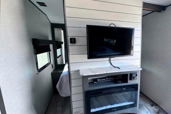 Pack your bags!! 🧳 2021 Aspen Trail 2810BHSWE Travel Trailer
