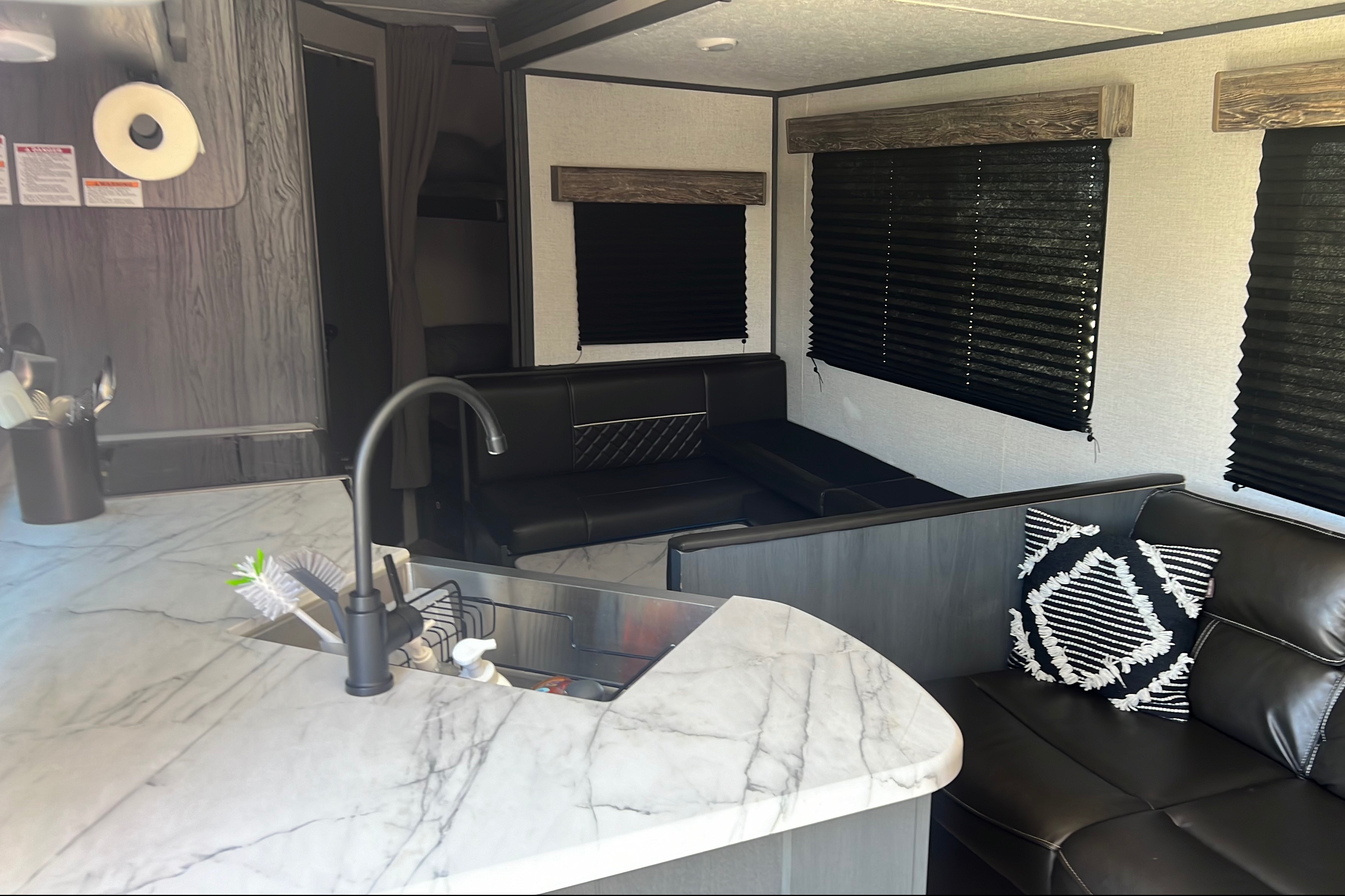 Pack your bags!! 🧳 2021 Aspen Trail 2810BHSWE Travel Trailer