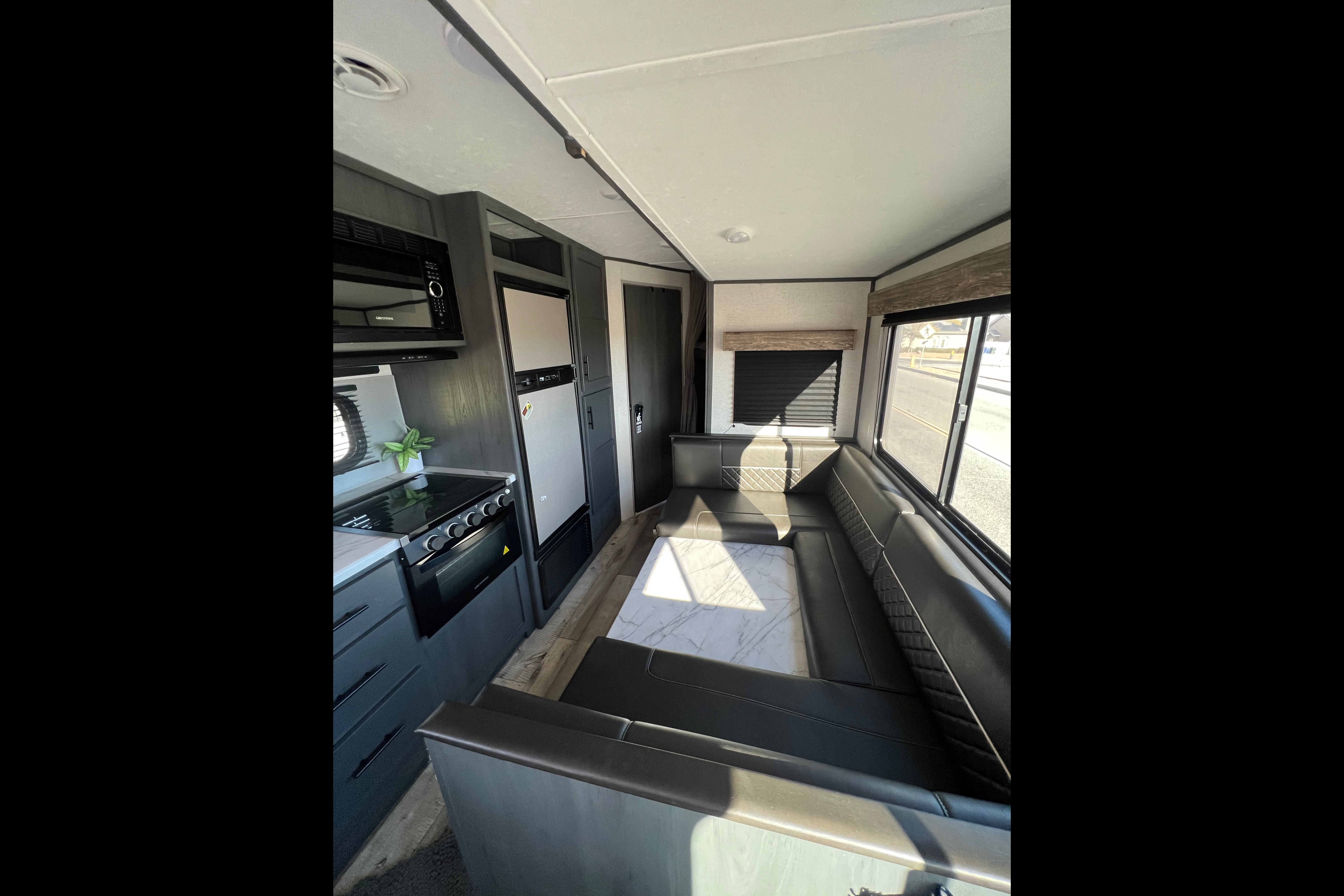 Pack your bags!! 🧳 2021 Aspen Trail 2810BHSWE Travel Trailer