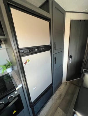 Pack your bags!! 🧳 2021 Aspen Trail 2810BHSWE Travel Trailer