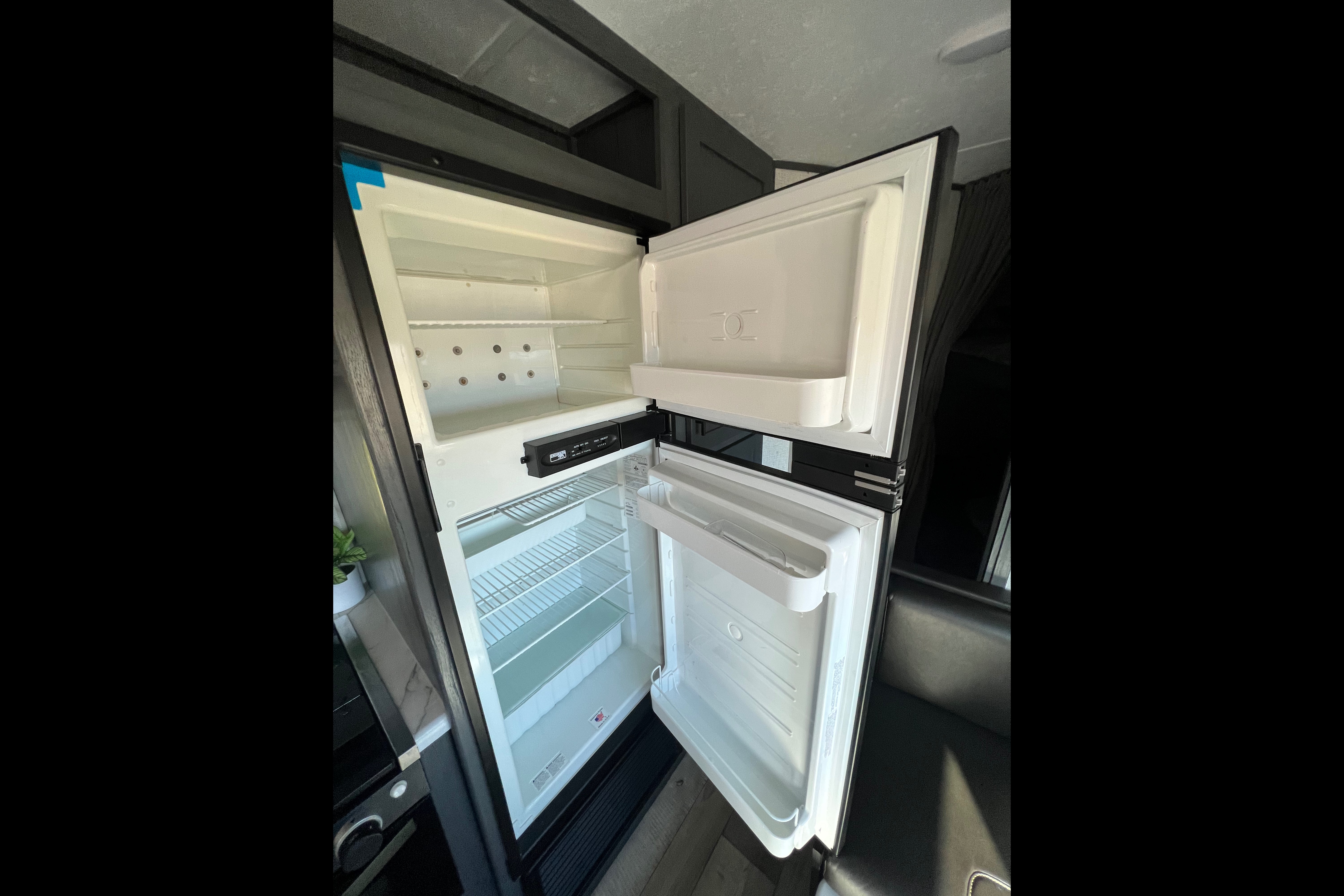 Pack your bags!! 🧳 2021 Aspen Trail 2810BHSWE Travel Trailer
