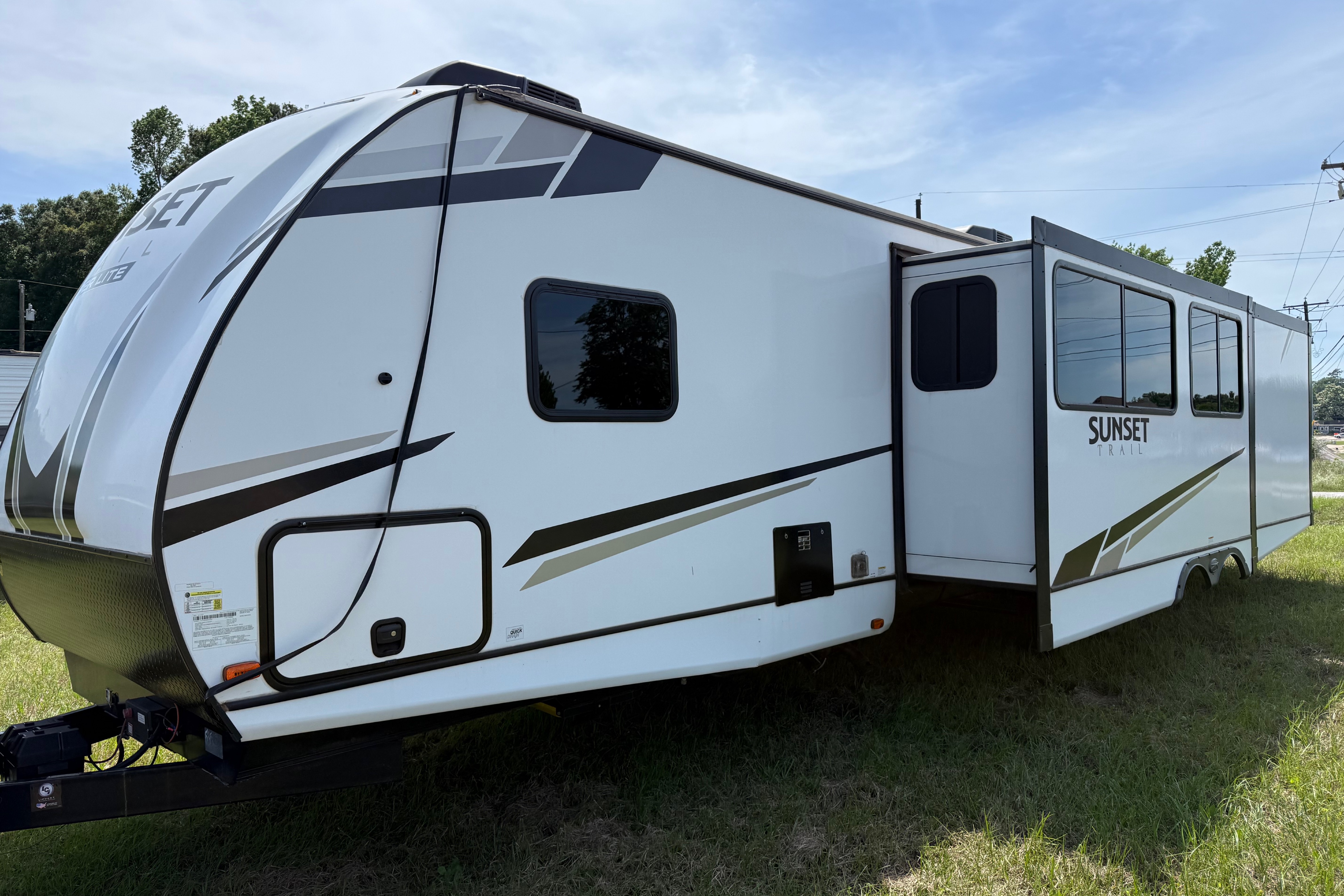 (Delivery ONLY) Sunset Trail, sleeps 10+, 2 bathrooms