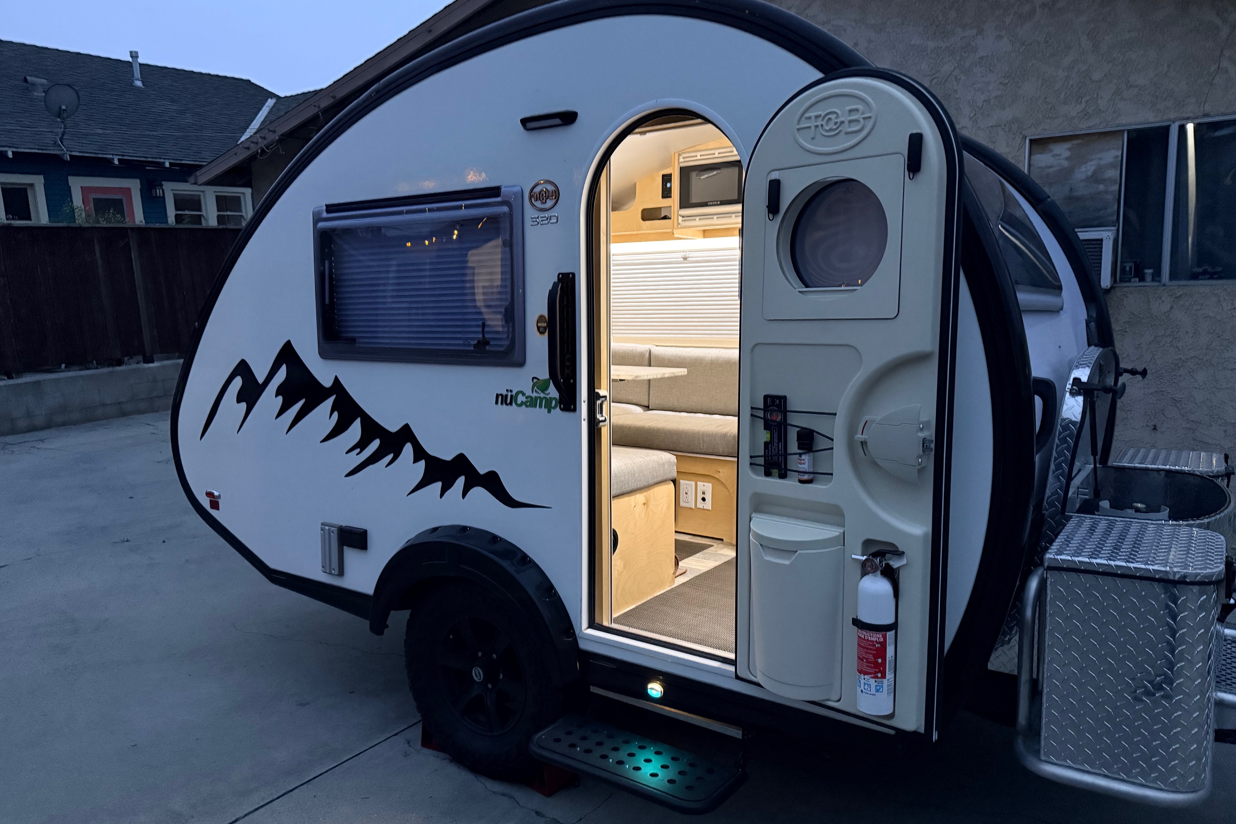 George's nuCamp T@b 320 Boondock Micro Trailer