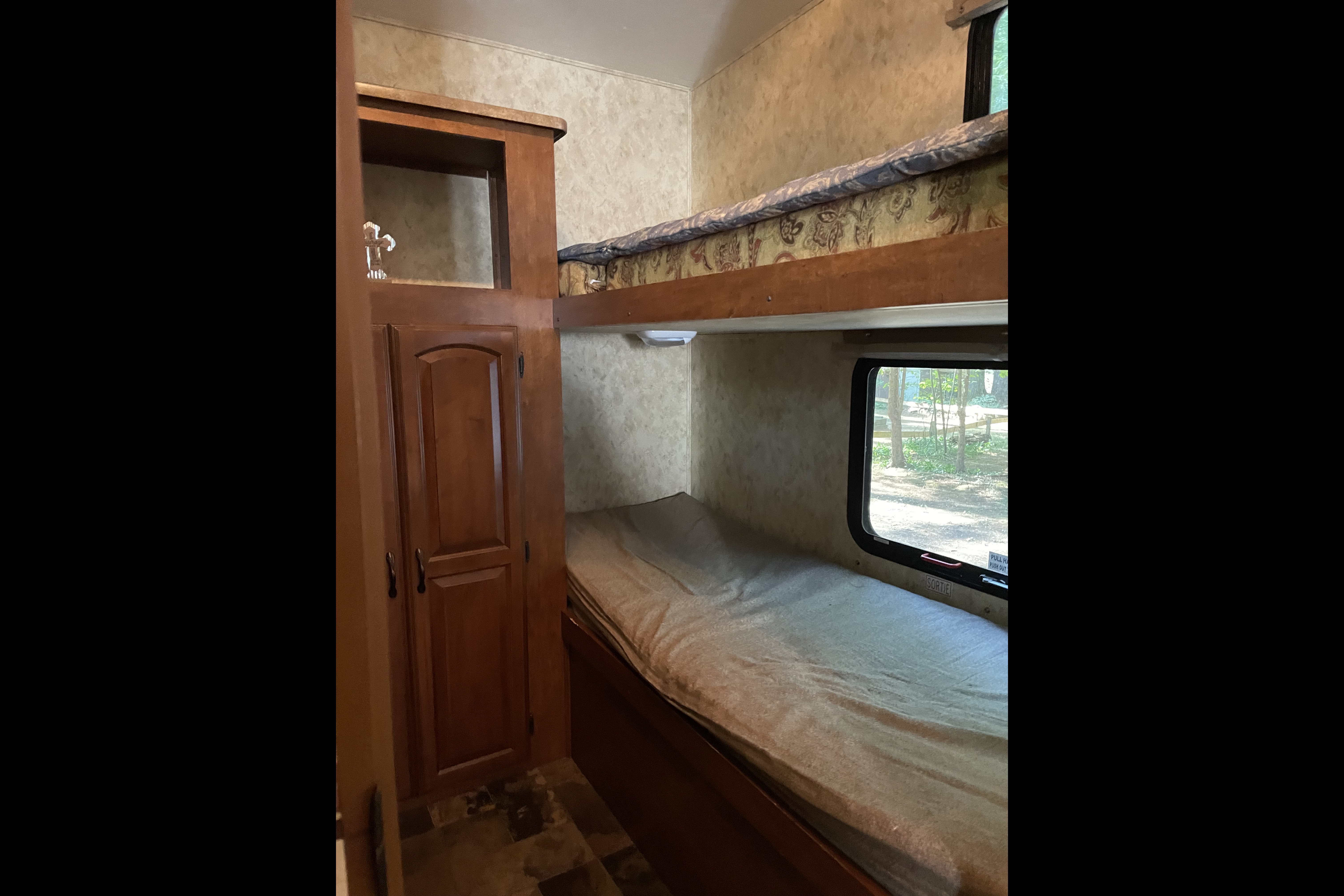 Annie’s Coachmen Chapparel Lite Fifth Wheel