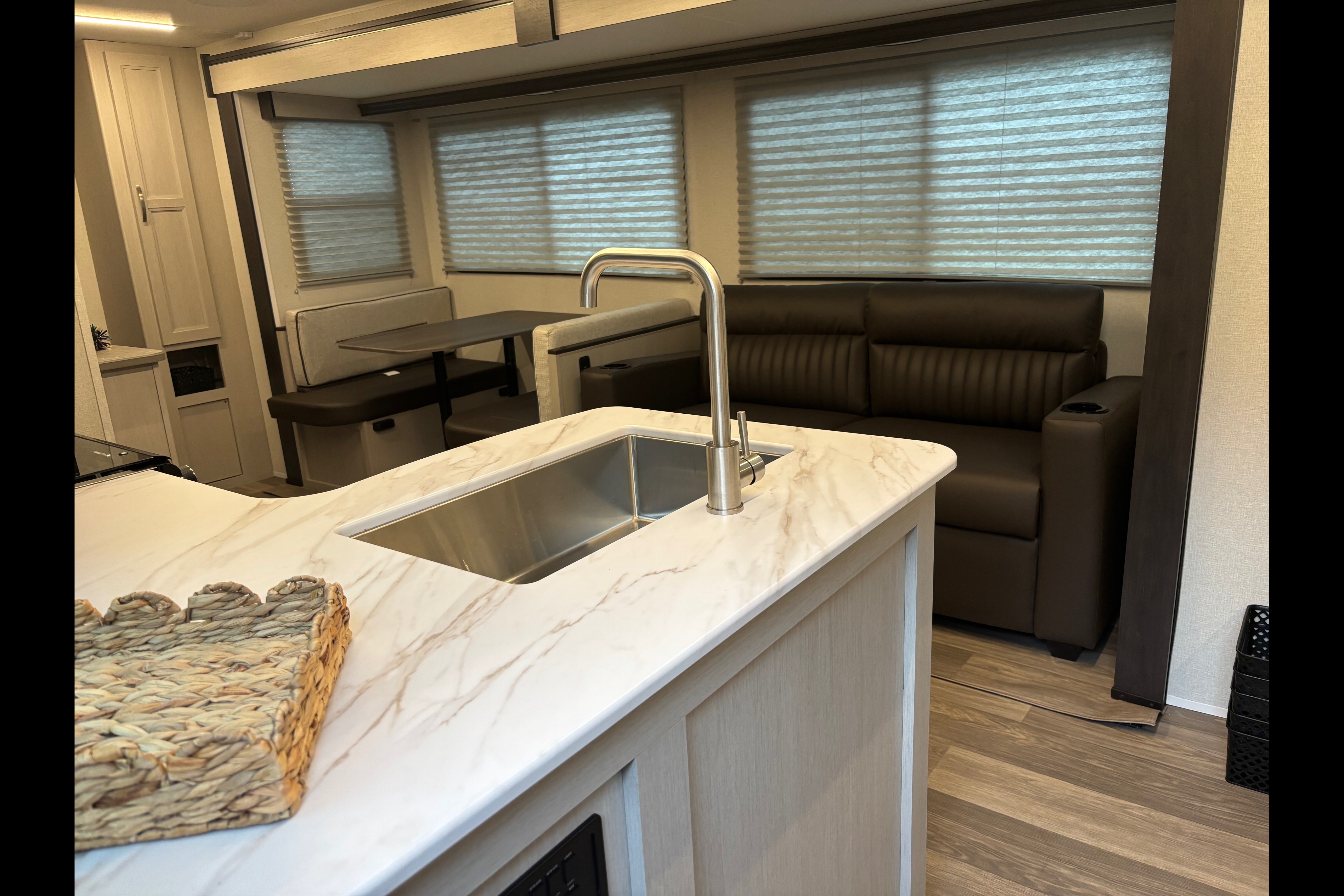 Mathew's Cruiser RV Shadow cruiser 330BHS Travel Trailer