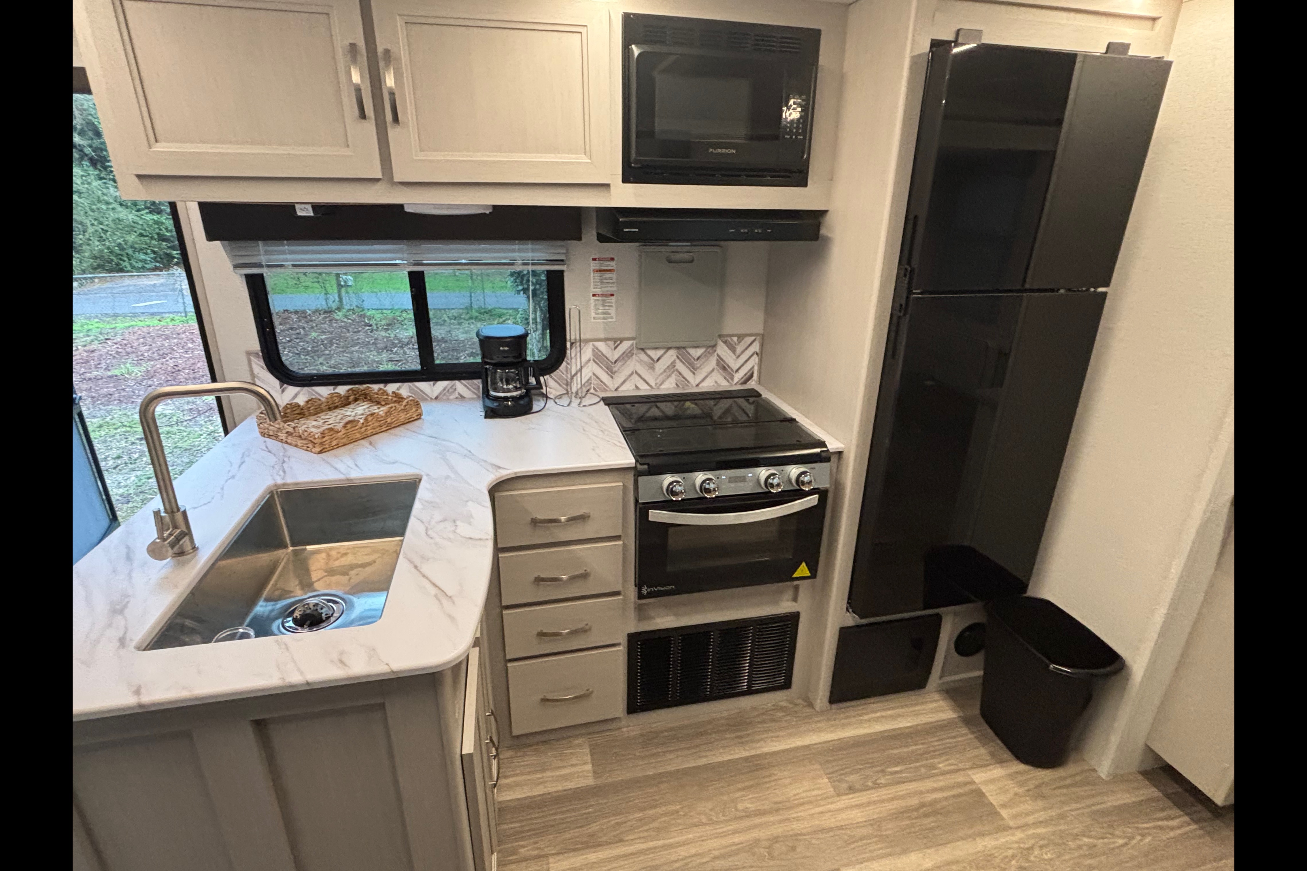 Mathew's Cruiser RV Shadow cruiser 330BHS Travel Trailer