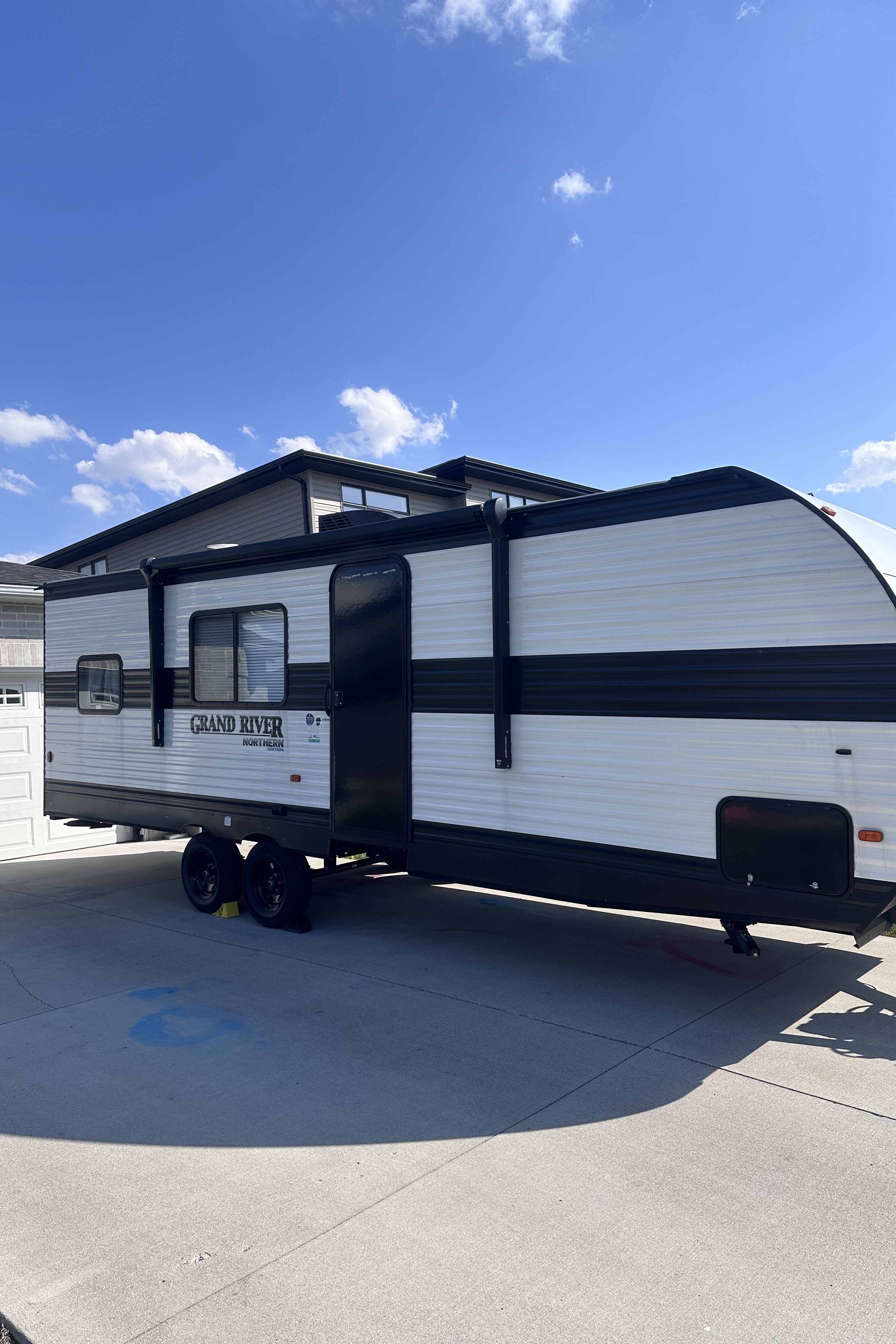 Dustin's Grand River 270BHN Travel Trailer