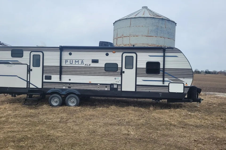 Jon's Forest River Puma 31 qbbh Travel Trailer