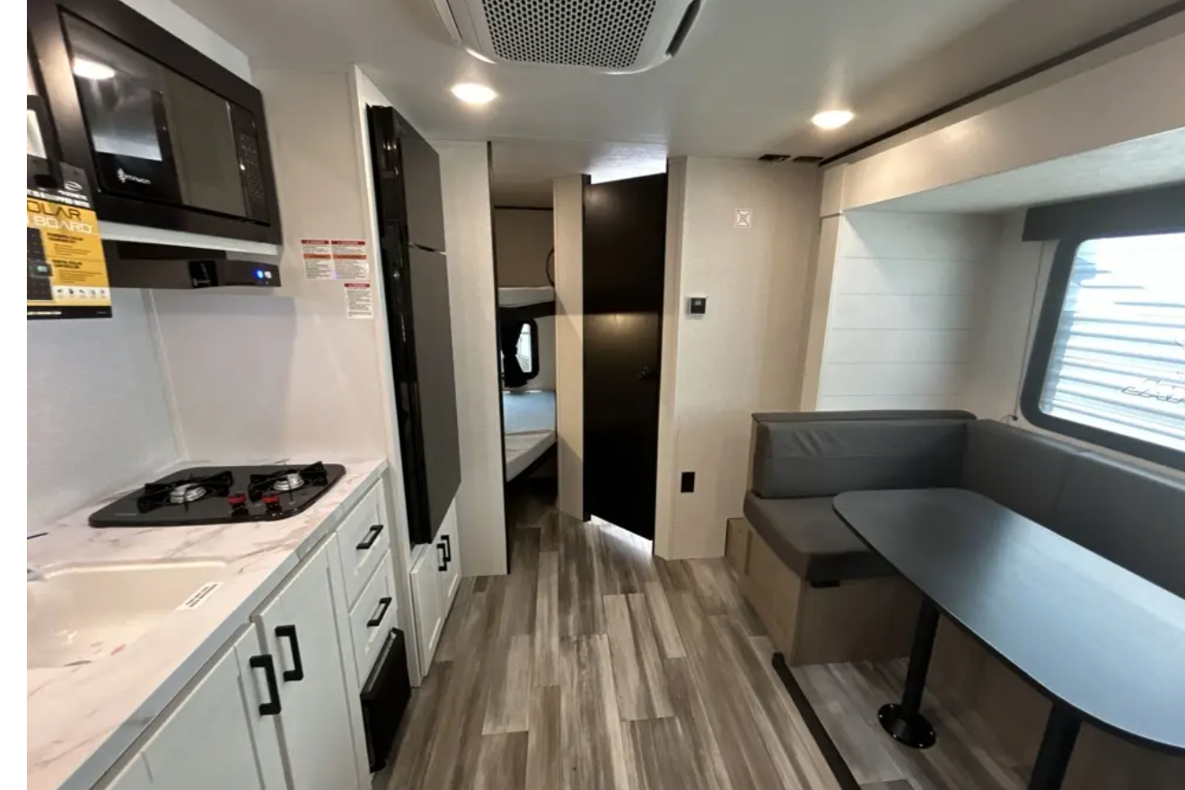 Chandler's Jayco Jay flight slx 197mb Travel Trailer