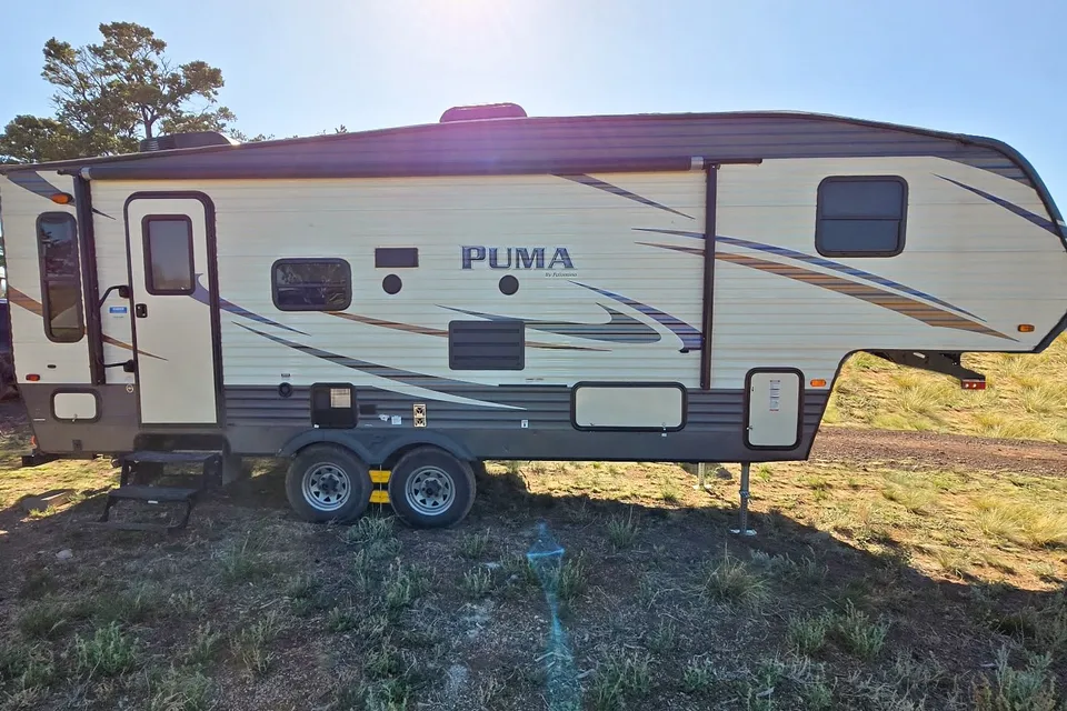 Cozy Little 5th Wheel