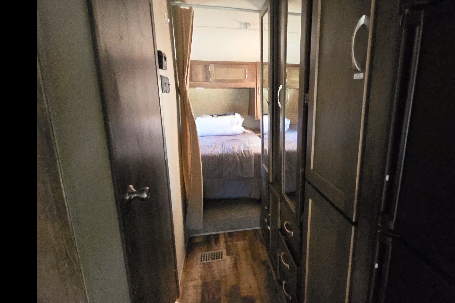 Cozy Little 5th Wheel