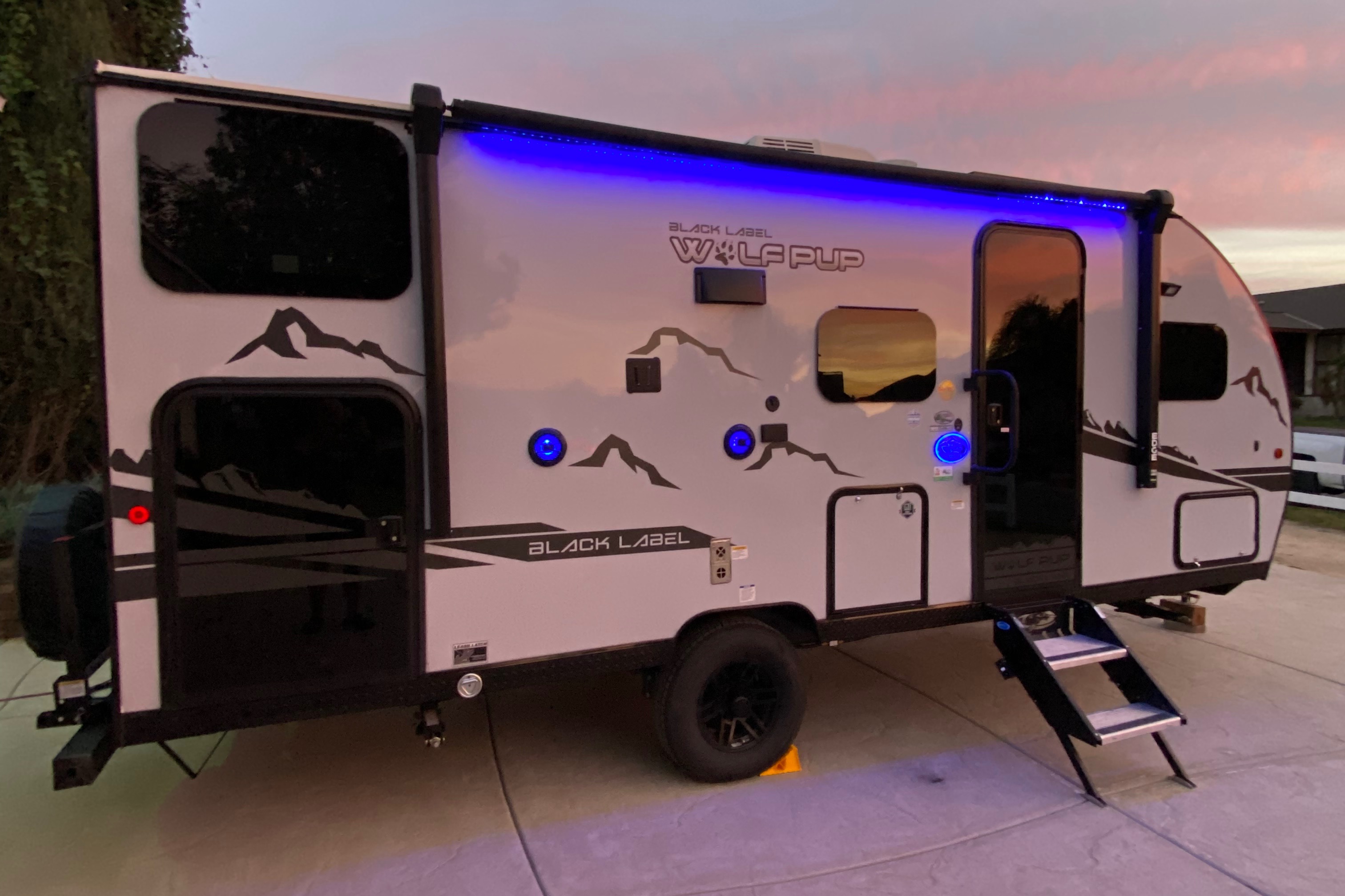 2022 Wolf Pup Spacious Floorplan Road-Trip worthy Pup