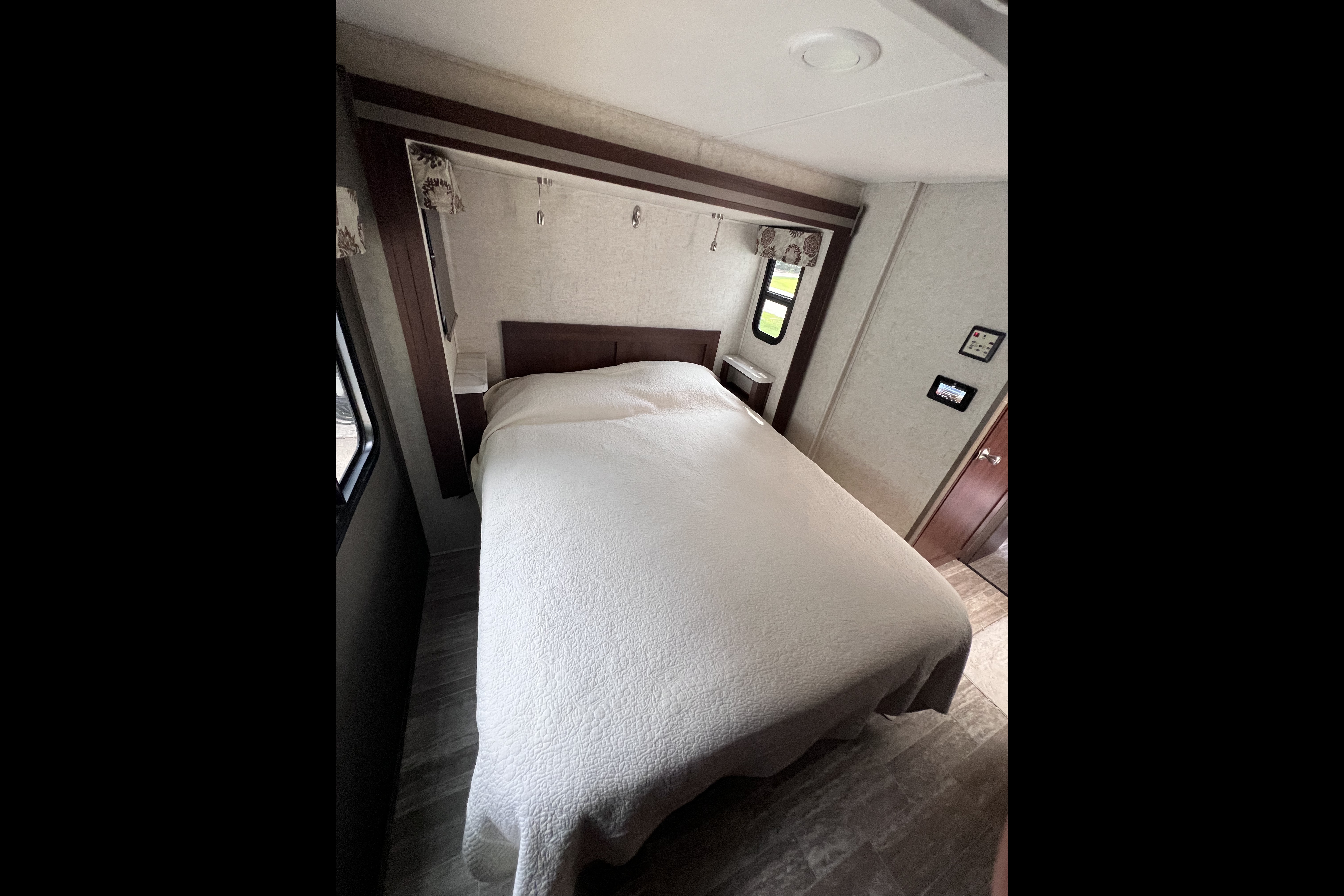 The Archway - Easy Drive Motorhome Adventure