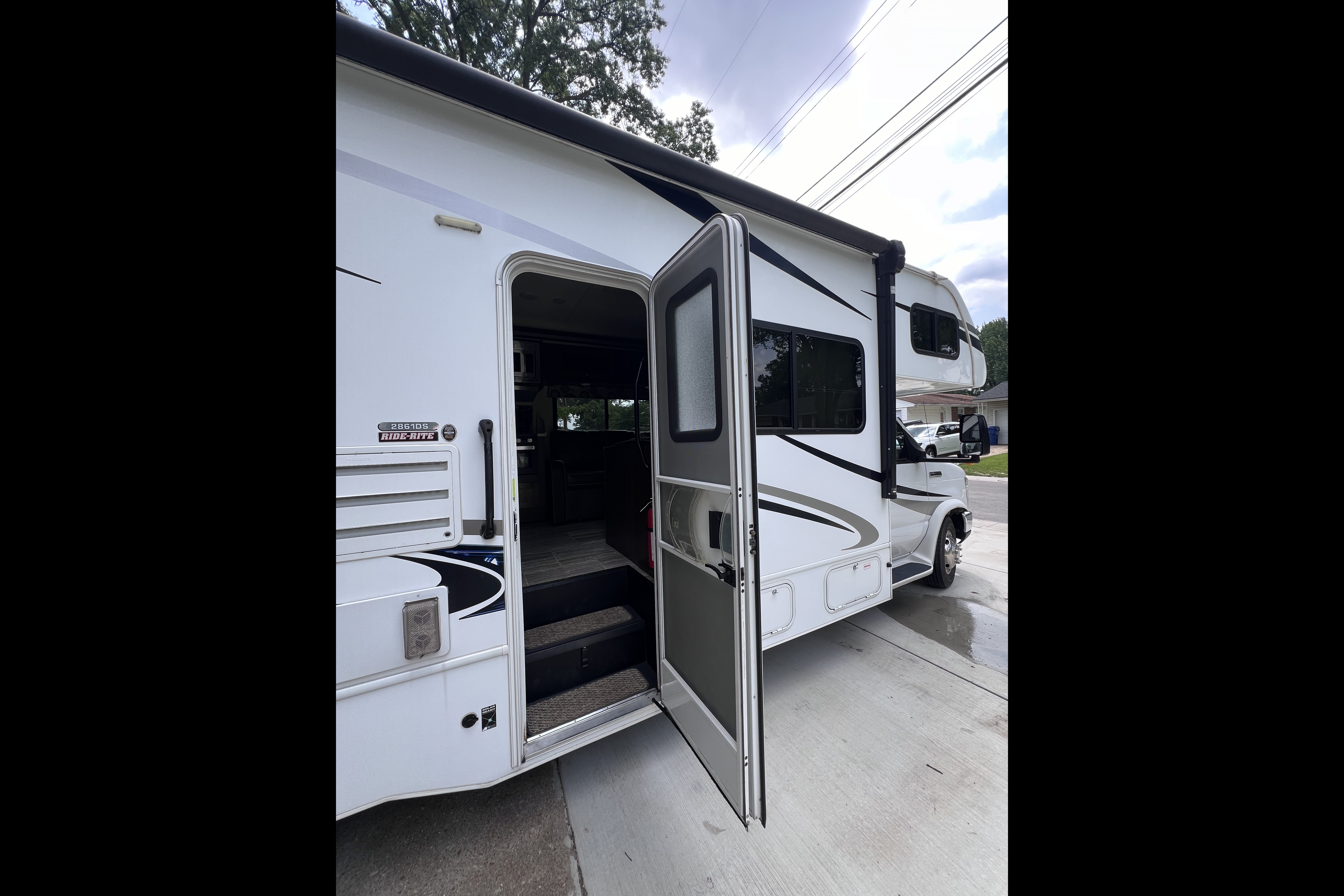 The Archway - Easy Drive Motorhome Adventure